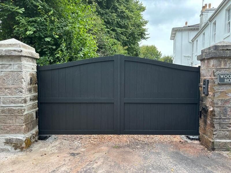 Electric gates in South Devon 